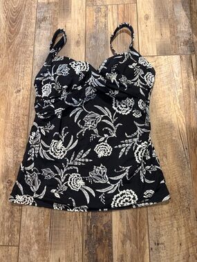 Lands End Black & White Floral Tankini Top